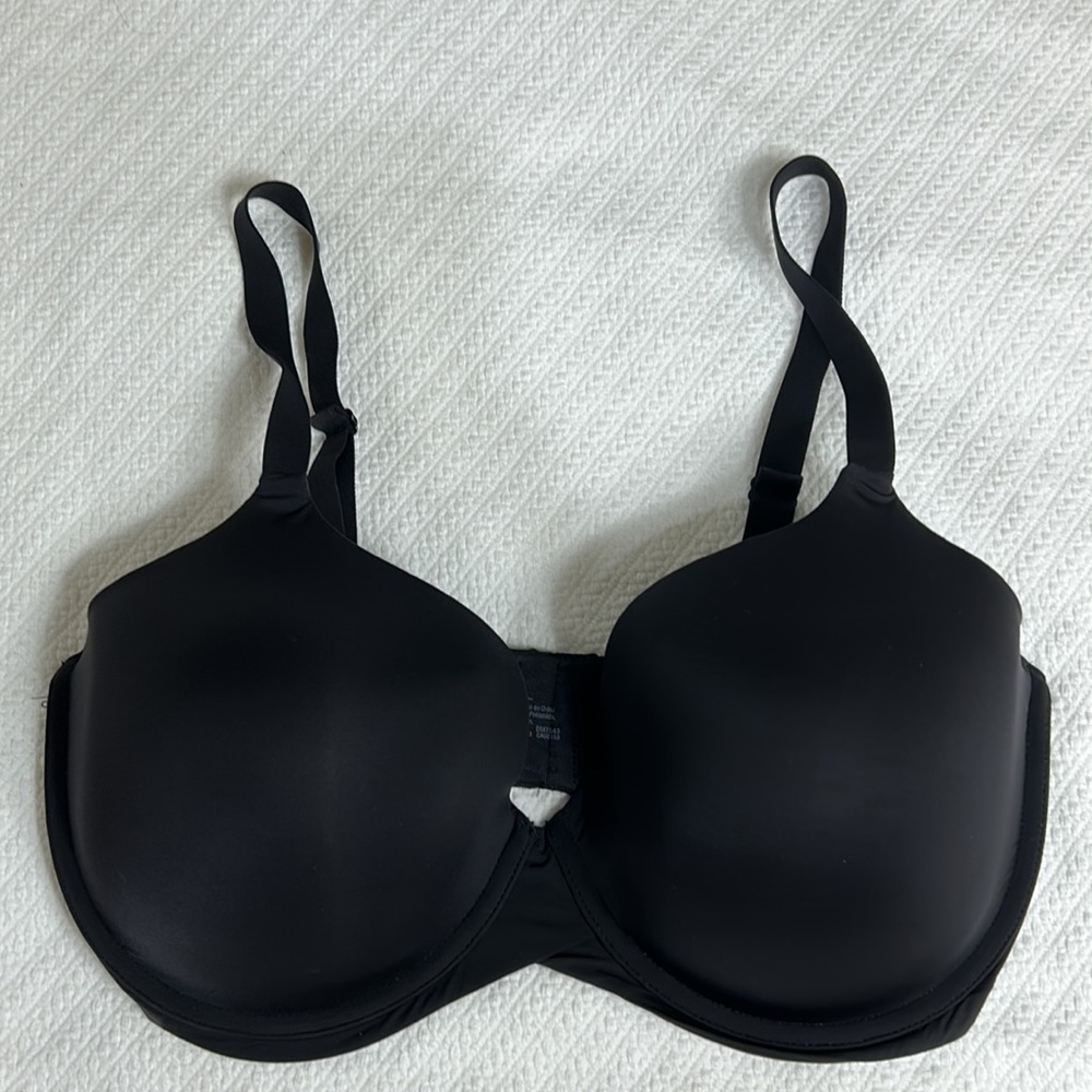Maidenform Black T-shirt Bra. Size 36DD